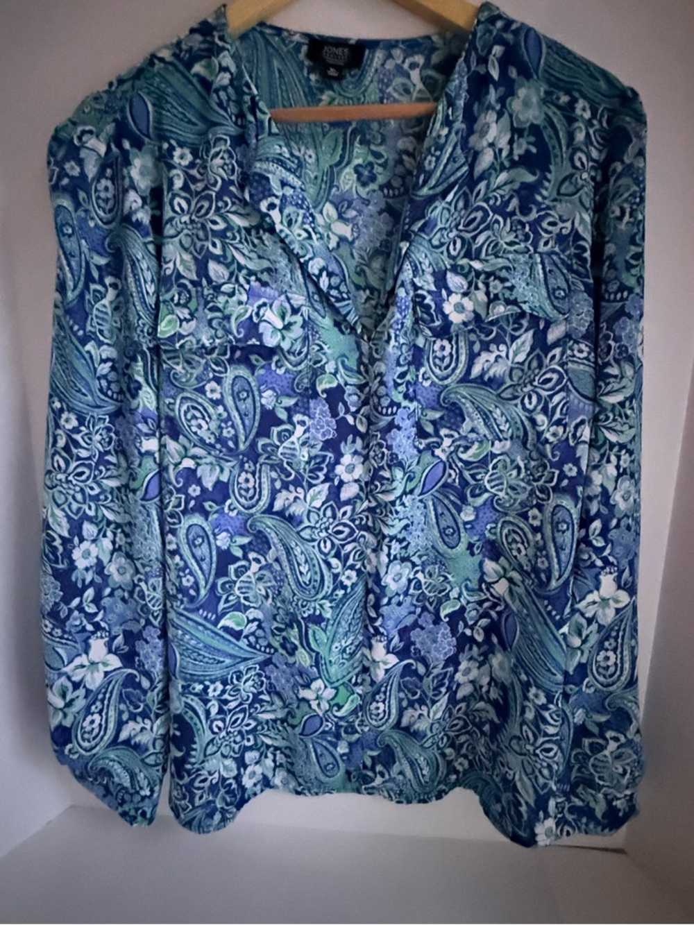 Jones New York Blue and Aqua Paisley V-Neck Blouse